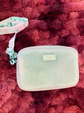 NWT UGG Shearling Crossbody Phone Bag in Mint